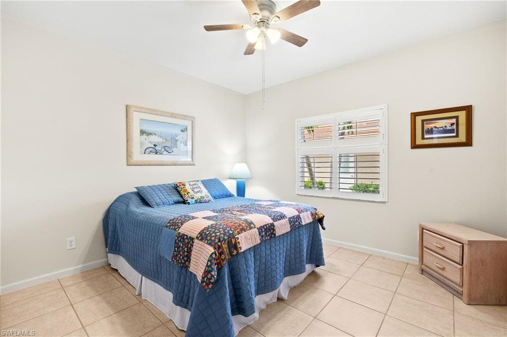 550 Saratoga Cir E104, Naples, FL 34104-21