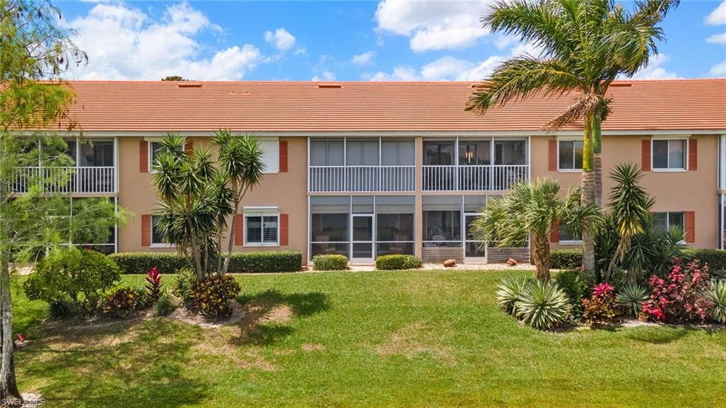 550 Saratoga Cir E104, Naples, FL 34104-28
