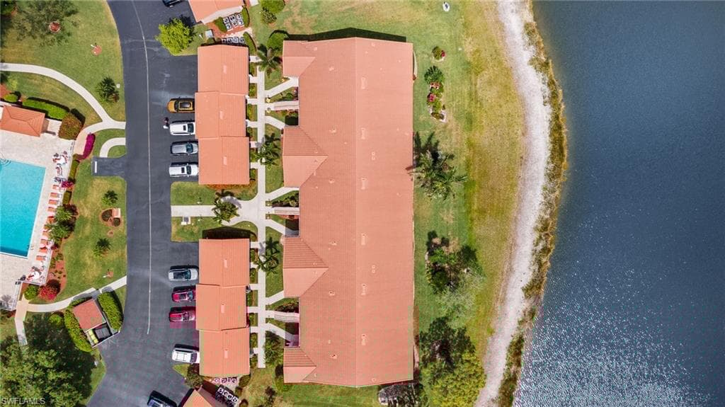 550 Saratoga Cir E104, Naples, FL 34104-35