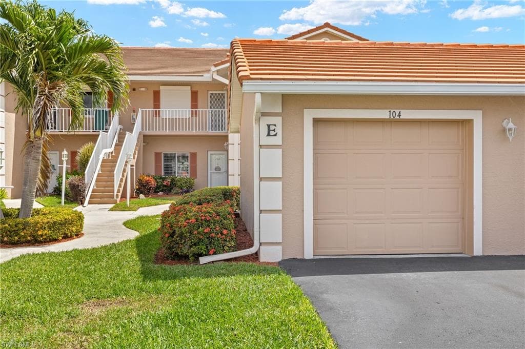 550 Saratoga Cir E104, Naples, FL 34104-4