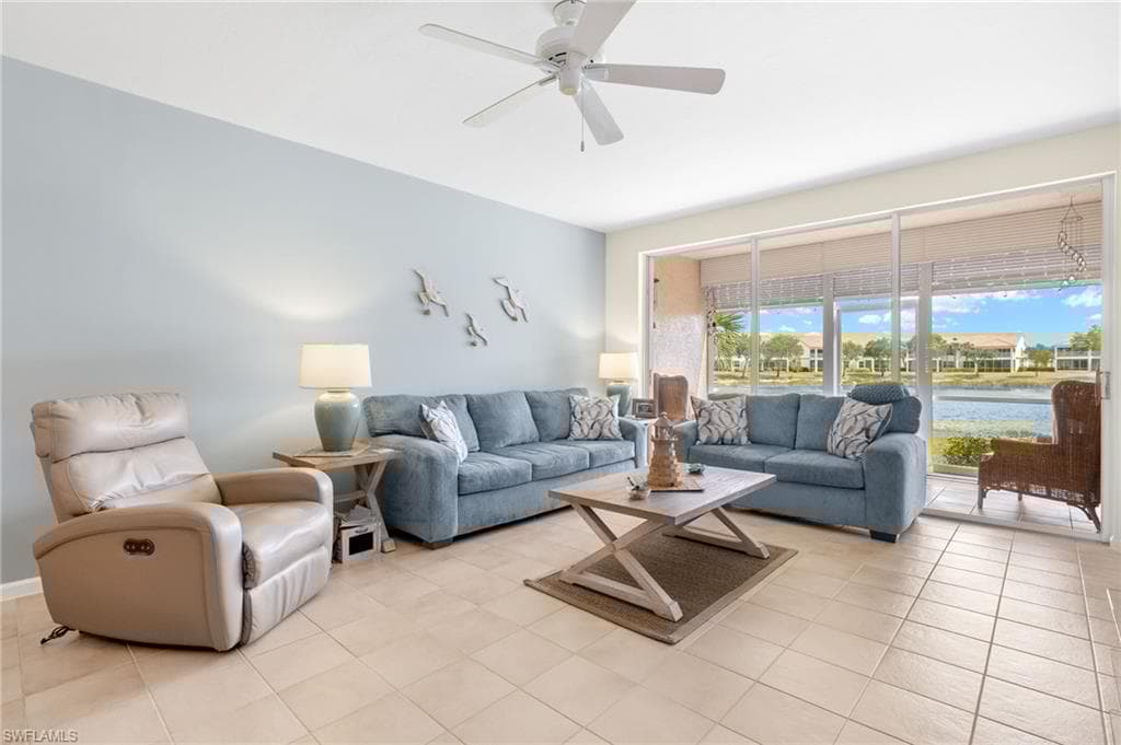 550 Saratoga Cir E104, Naples, FL 34104-7