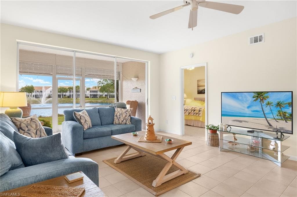 550 Saratoga Cir E104, Naples, FL 34104-8