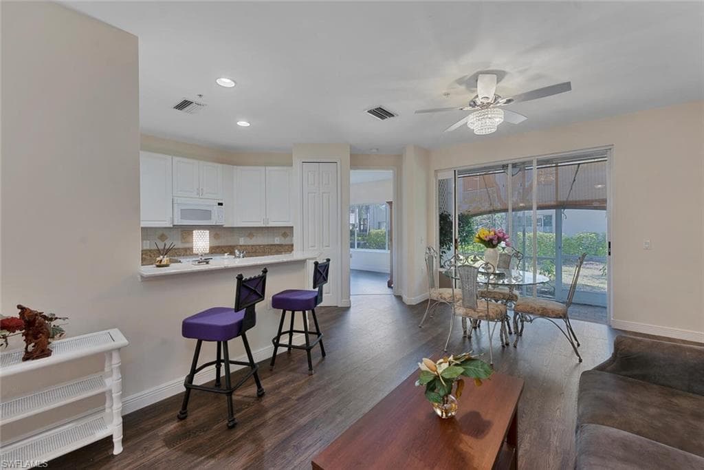 1360 Sweetwater Cv 102, Naples, FL 34110-1