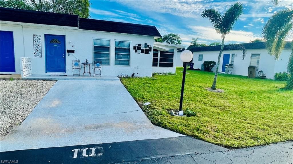 10 Temple Ct, Lehigh Acres, FL 33936-2