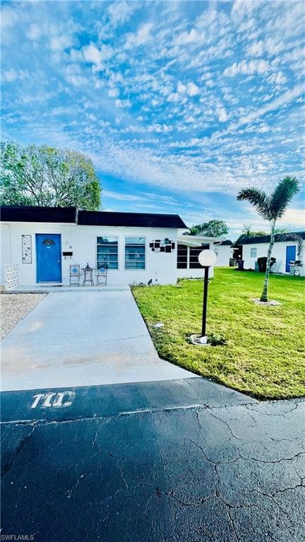 10 Temple Ct, Lehigh Acres, FL 33936-3