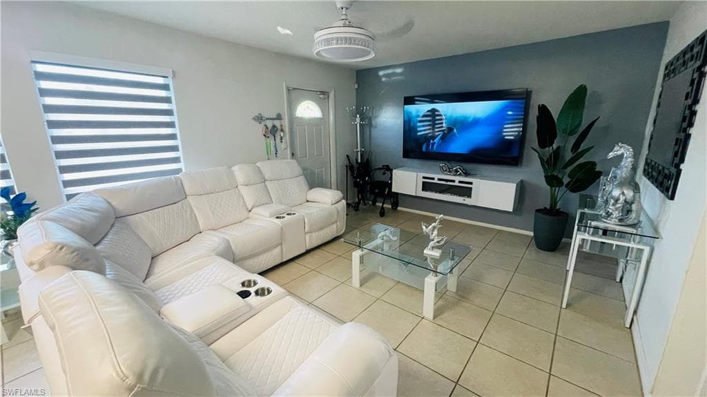 10 Temple Ct, Lehigh Acres, FL 33936-5
