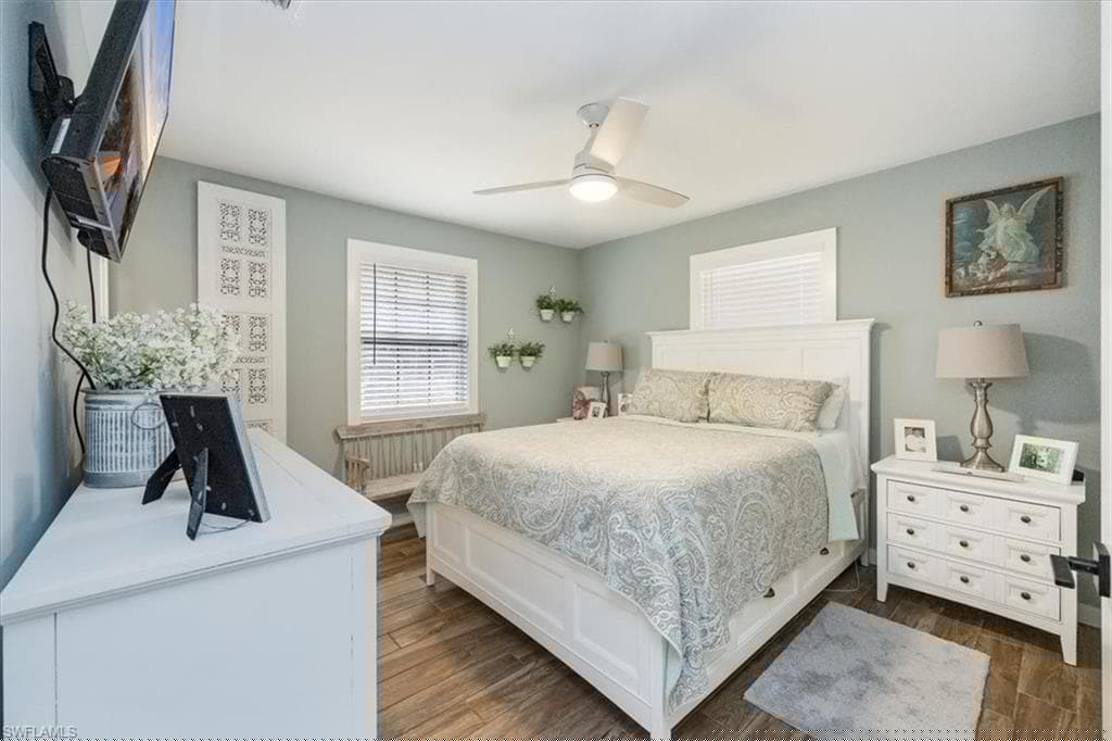 27111 Edgewood St, Bonita Springs, FL 34135-15