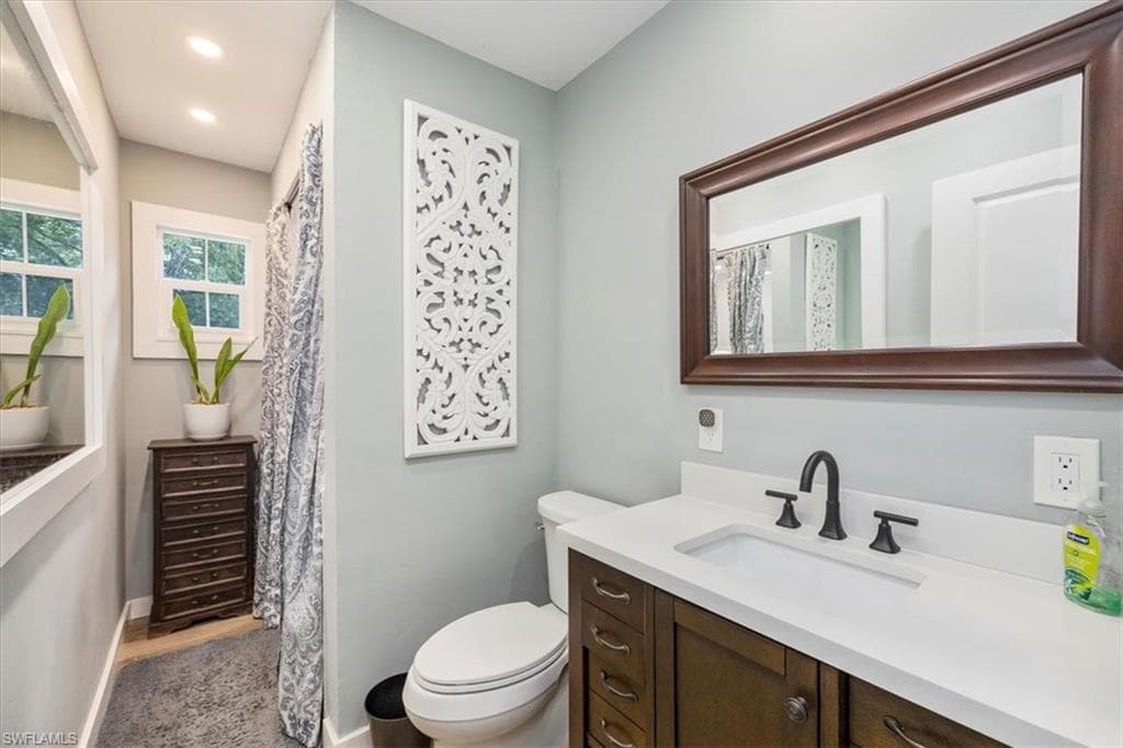 27111 Edgewood St, Bonita Springs, FL 34135-16