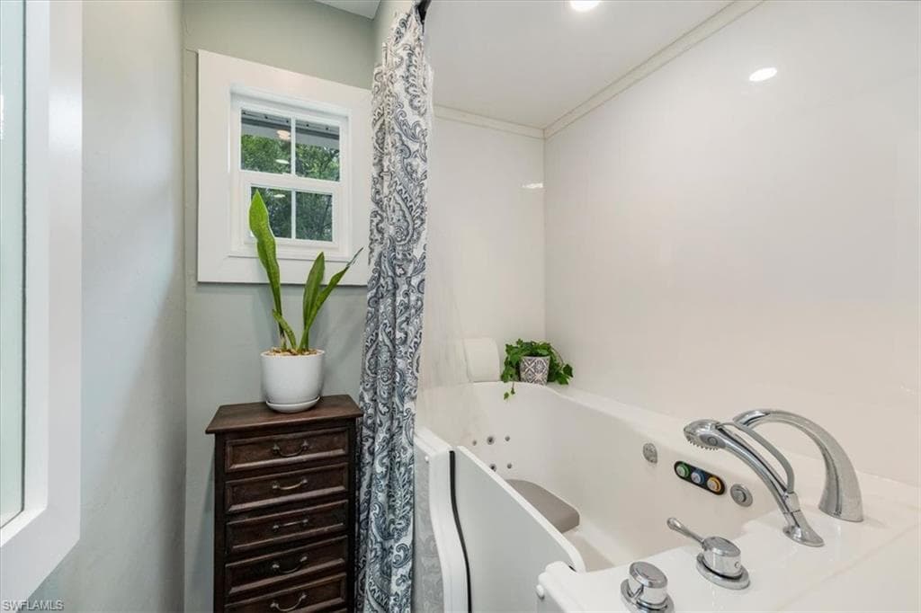 27111 Edgewood St, Bonita Springs, FL 34135-18
