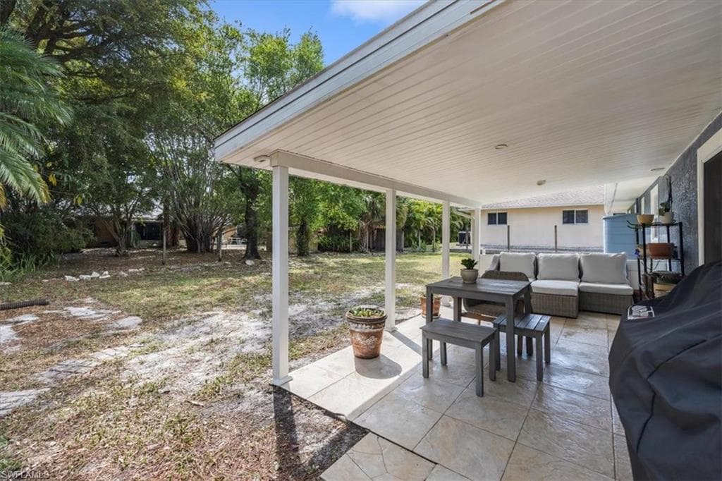 27111 Edgewood St, Bonita Springs, FL 34135-24