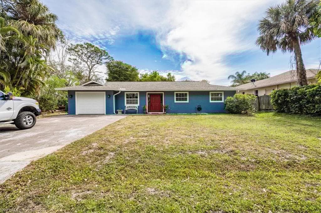 27111 Edgewood St, Bonita Springs, FL 34135-2