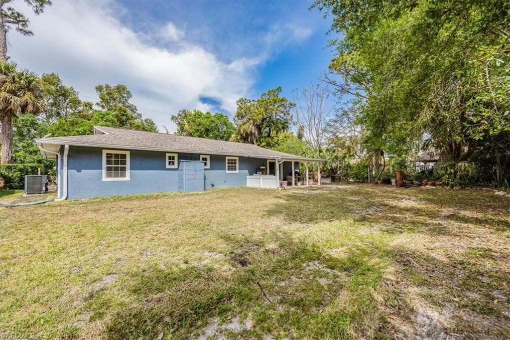 27111 Edgewood St, Bonita Springs, FL 34135-3