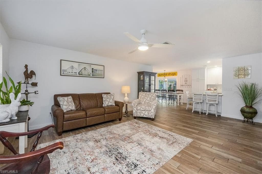 27111 Edgewood St, Bonita Springs, FL 34135-5