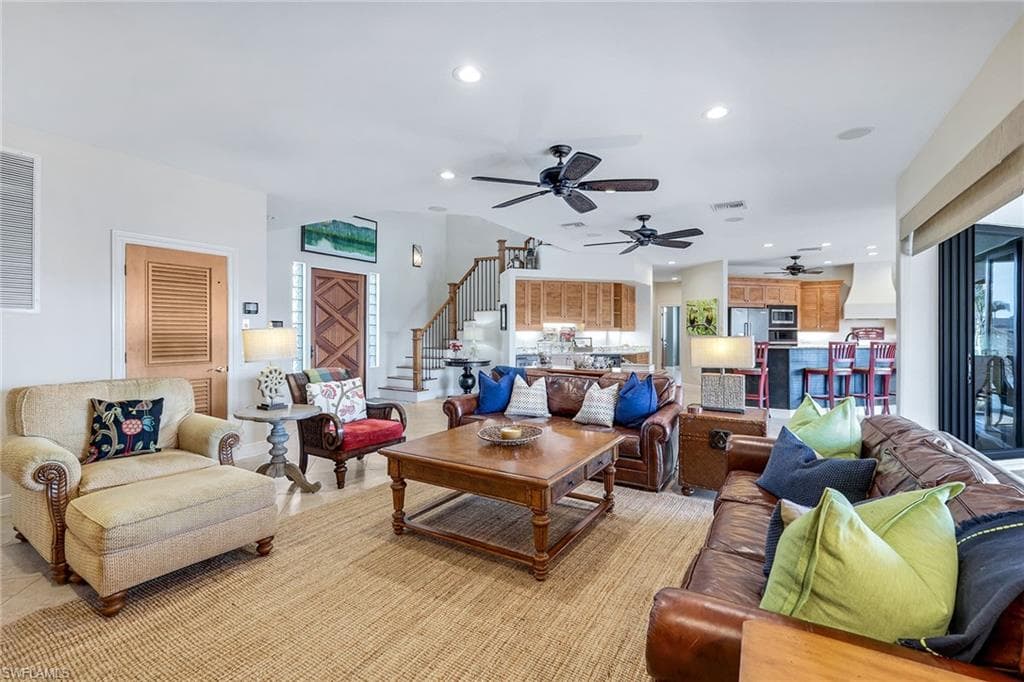 685 Embassy Ct, Marco Island, FL 34145-10