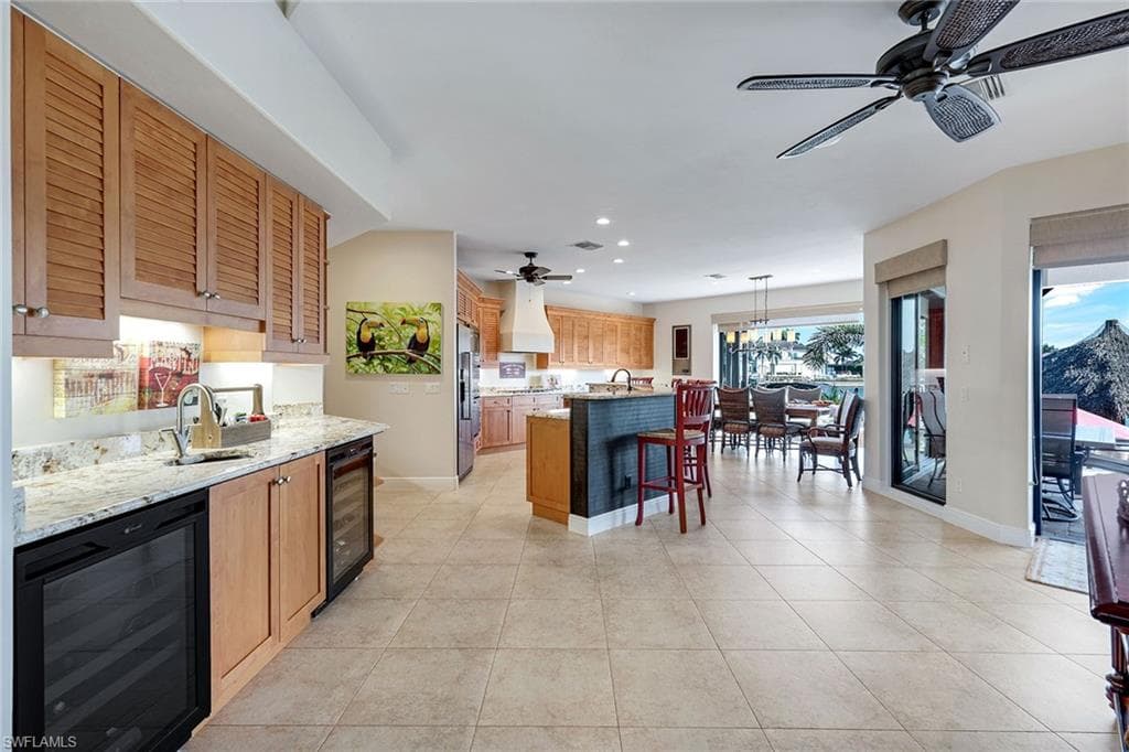 685 Embassy Ct, Marco Island, FL 34145-12