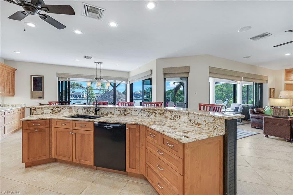 685 Embassy Ct, Marco Island, FL 34145-14