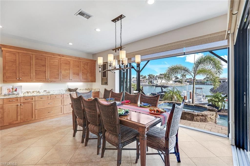 685 Embassy Ct, Marco Island, FL 34145-16