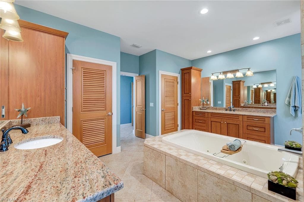 685 Embassy Ct, Marco Island, FL 34145-19