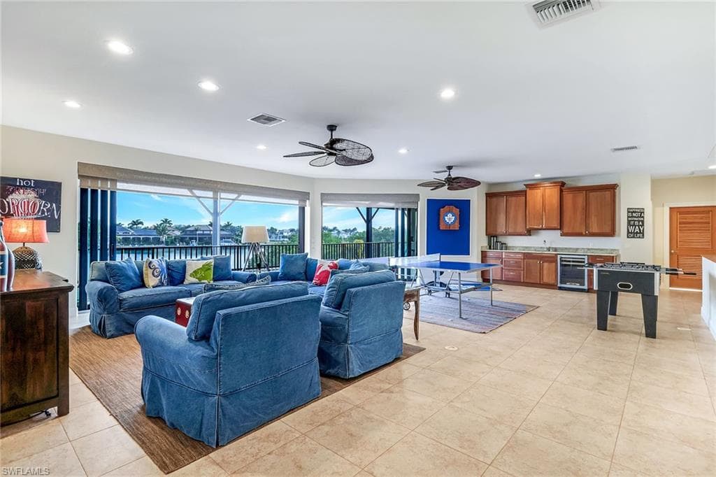 685 Embassy Ct, Marco Island, FL 34145-30