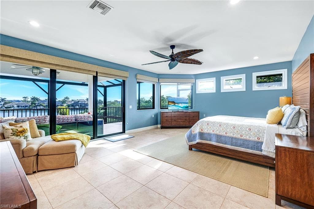 685 Embassy Ct, Marco Island, FL 34145-36