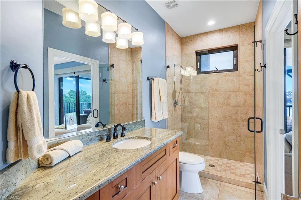 685 Embassy Ct, Marco Island, FL 34145-37