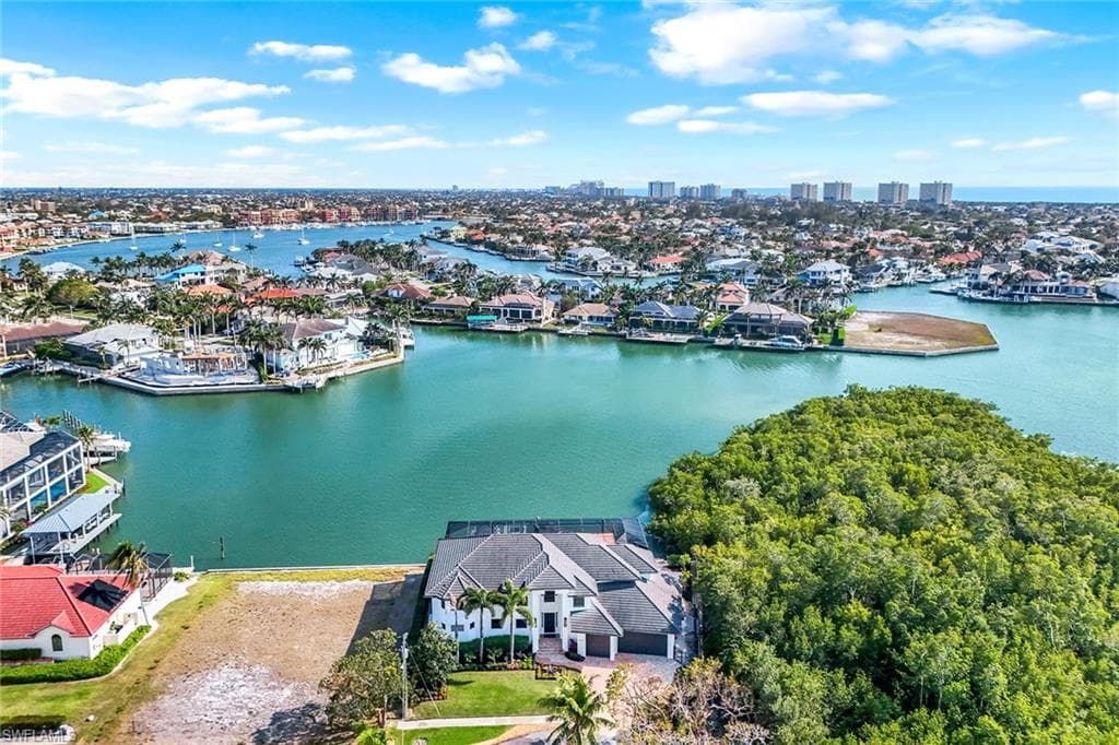 685 Embassy Ct, Marco Island, FL 34145-3