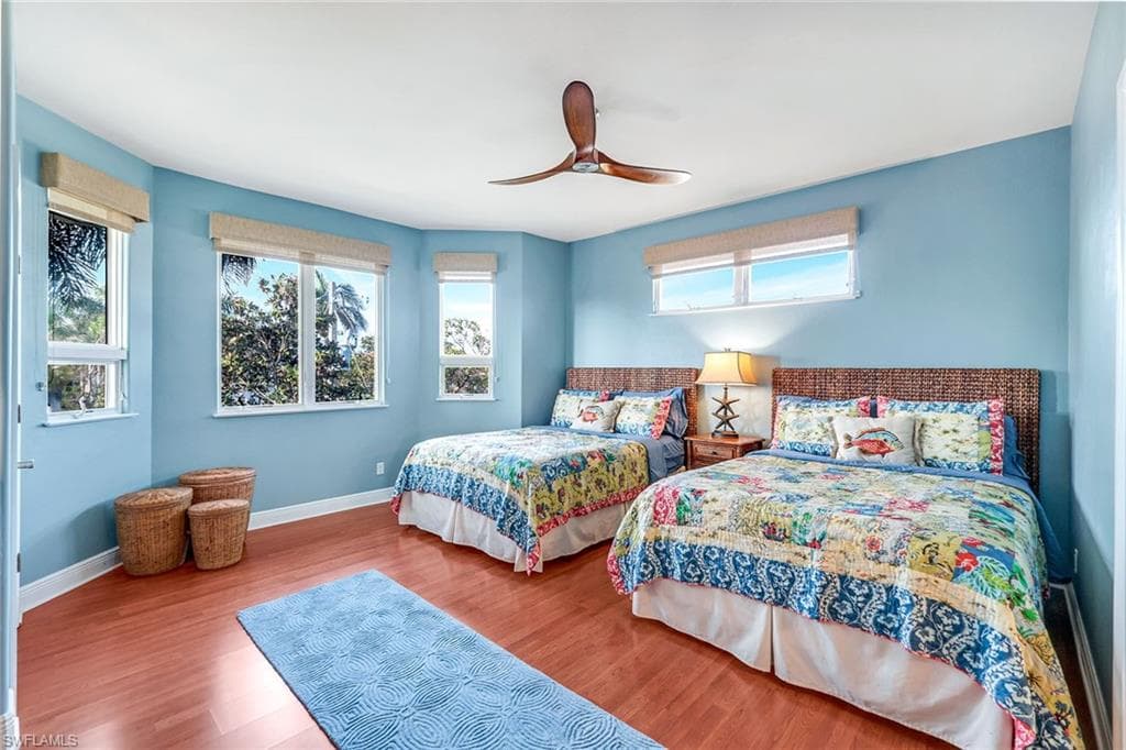 685 Embassy Ct, Marco Island, FL 34145-40