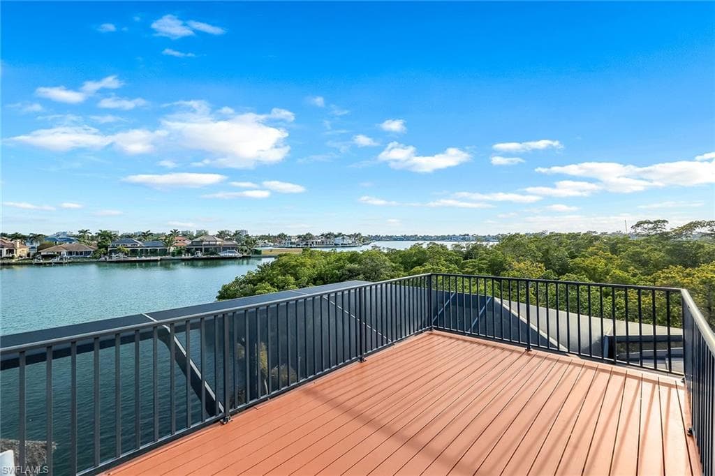 685 Embassy Ct, Marco Island, FL 34145-45