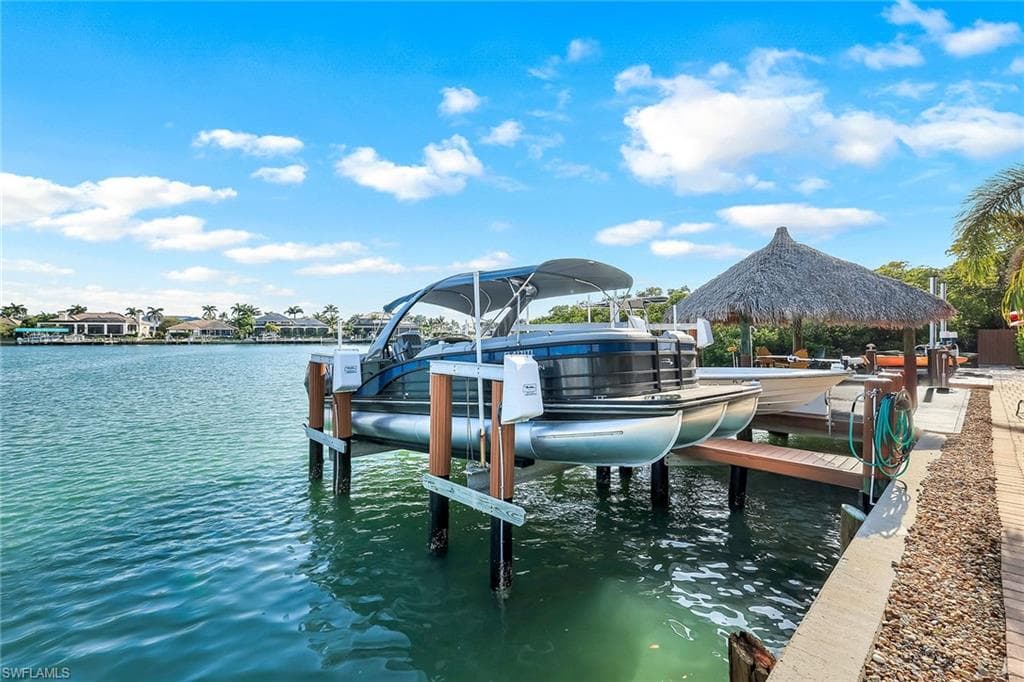 685 Embassy Ct, Marco Island, FL 34145-47