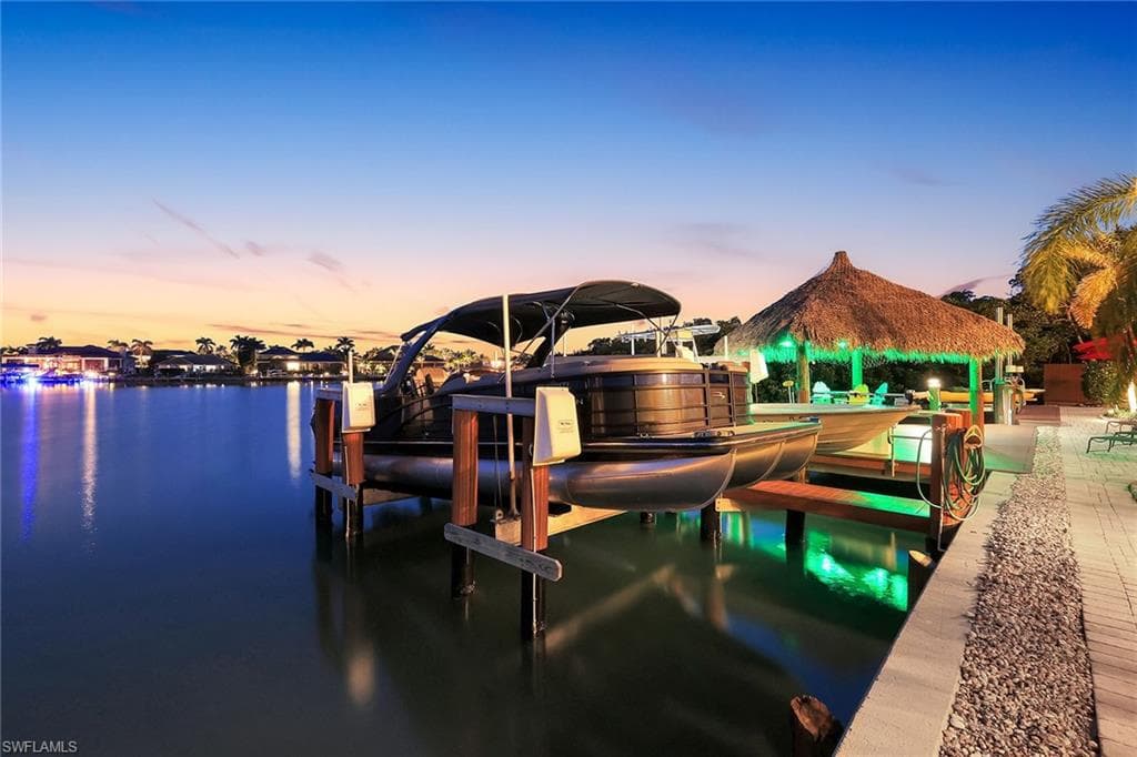 685 Embassy Ct, Marco Island, FL 34145-48