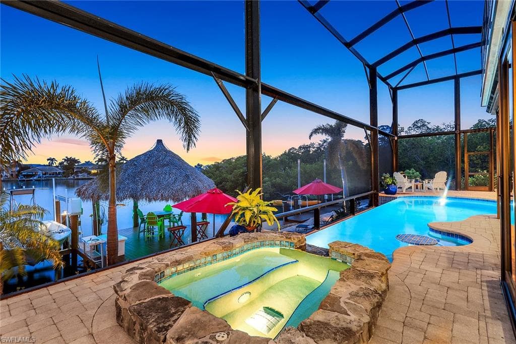 685 Embassy Ct, Marco Island, FL 34145-8