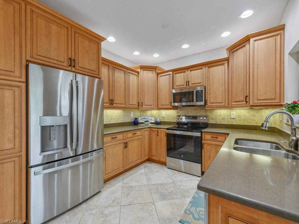 6760 Pelican Bay Blvd 342, Naples, FL 34108-7