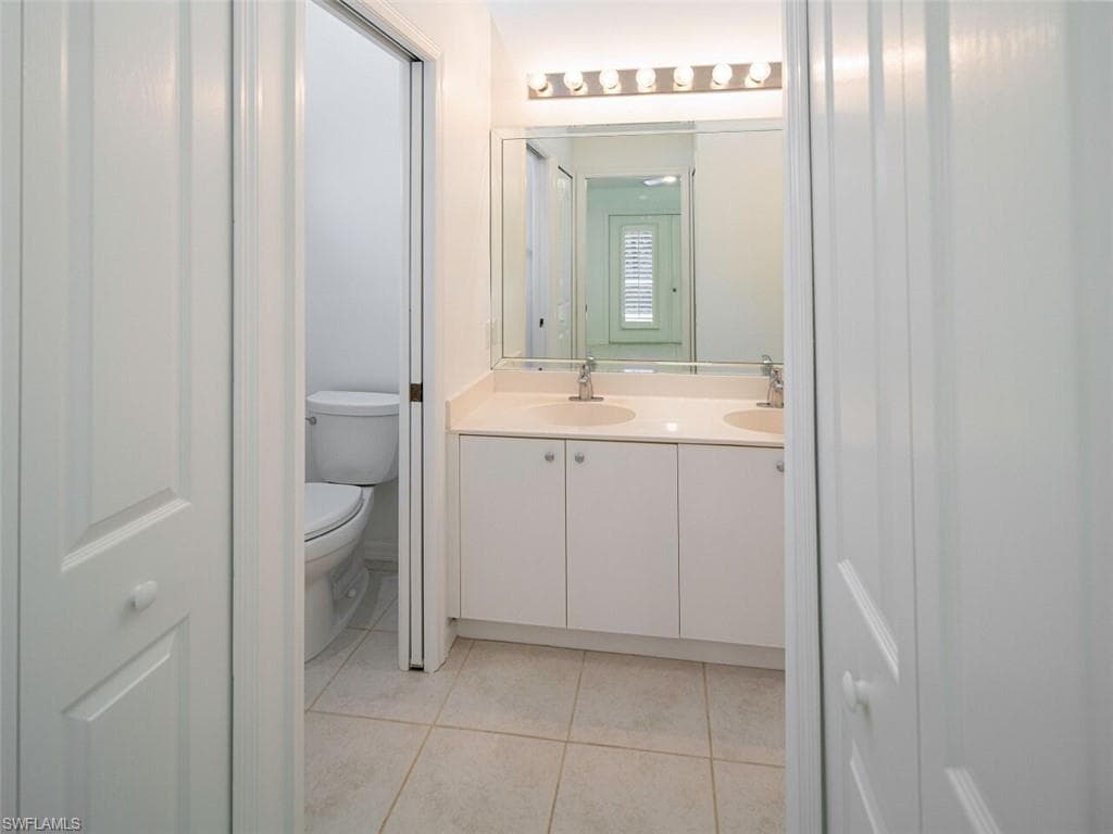 5347 Whitten Dr 88, Naples, FL 34104-11
