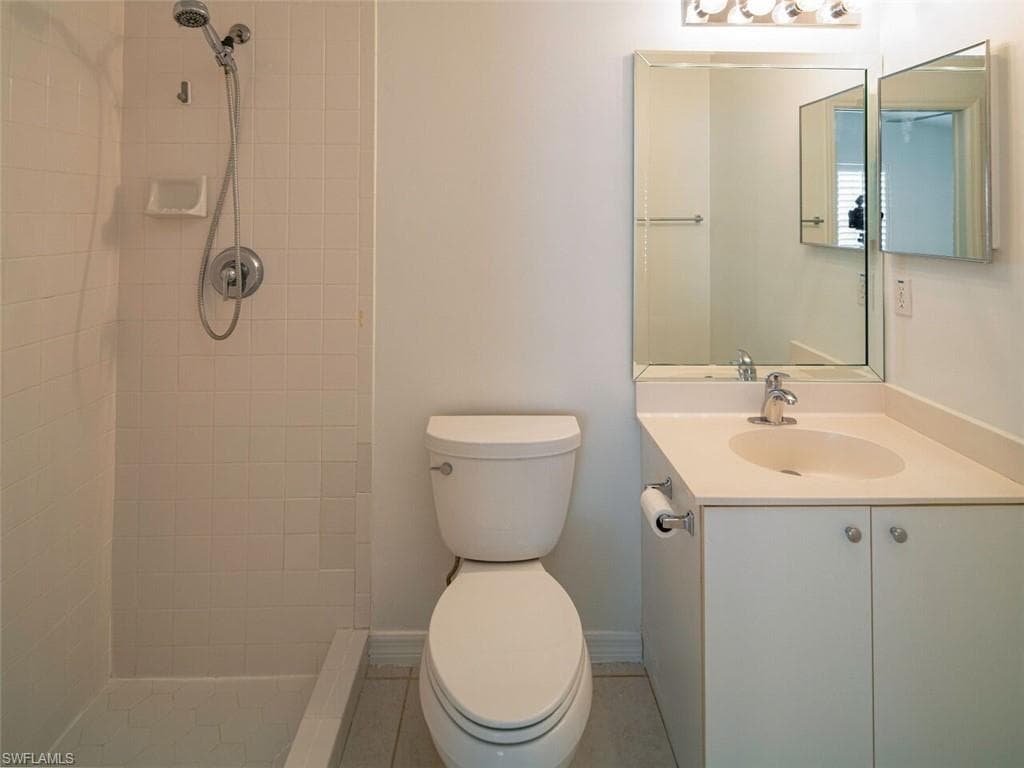 5347 Whitten Dr 88, Naples, FL 34104-15