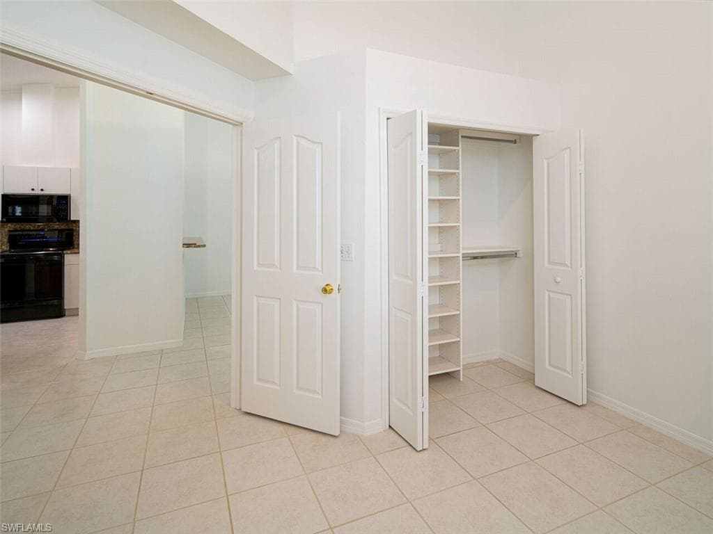 5347 Whitten Dr 88, Naples, FL 34104-17