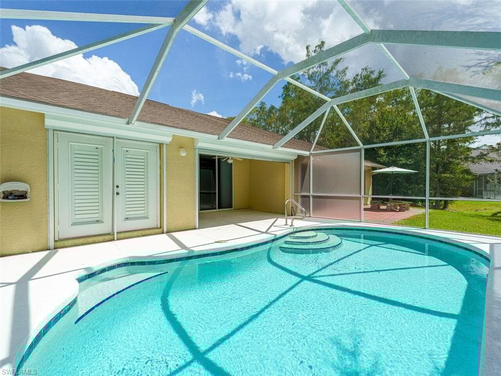 5347 Whitten Dr 88, Naples, FL 34104-23