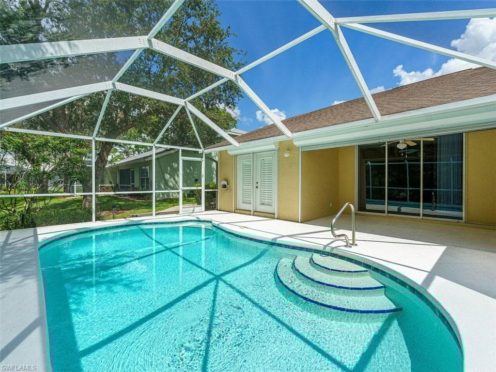 5347 Whitten Dr 88, Naples, FL 34104-2