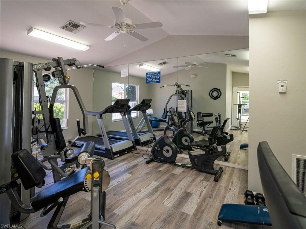 5347 Whitten Dr 88, Naples, FL 34104-29