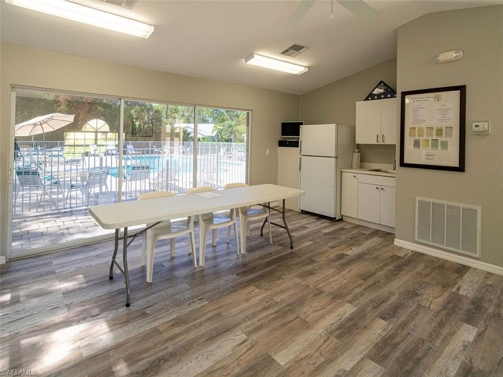 5347 Whitten Dr 88, Naples, FL 34104-30