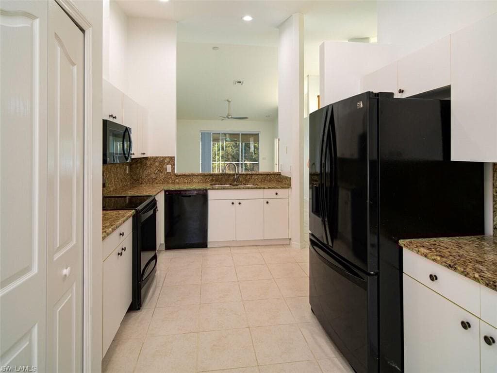 5347 Whitten Dr 88, Naples, FL 34104-4