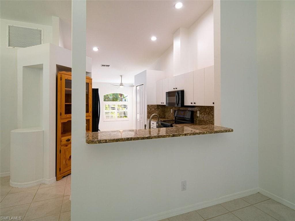 5347 Whitten Dr 88, Naples, FL 34104-7