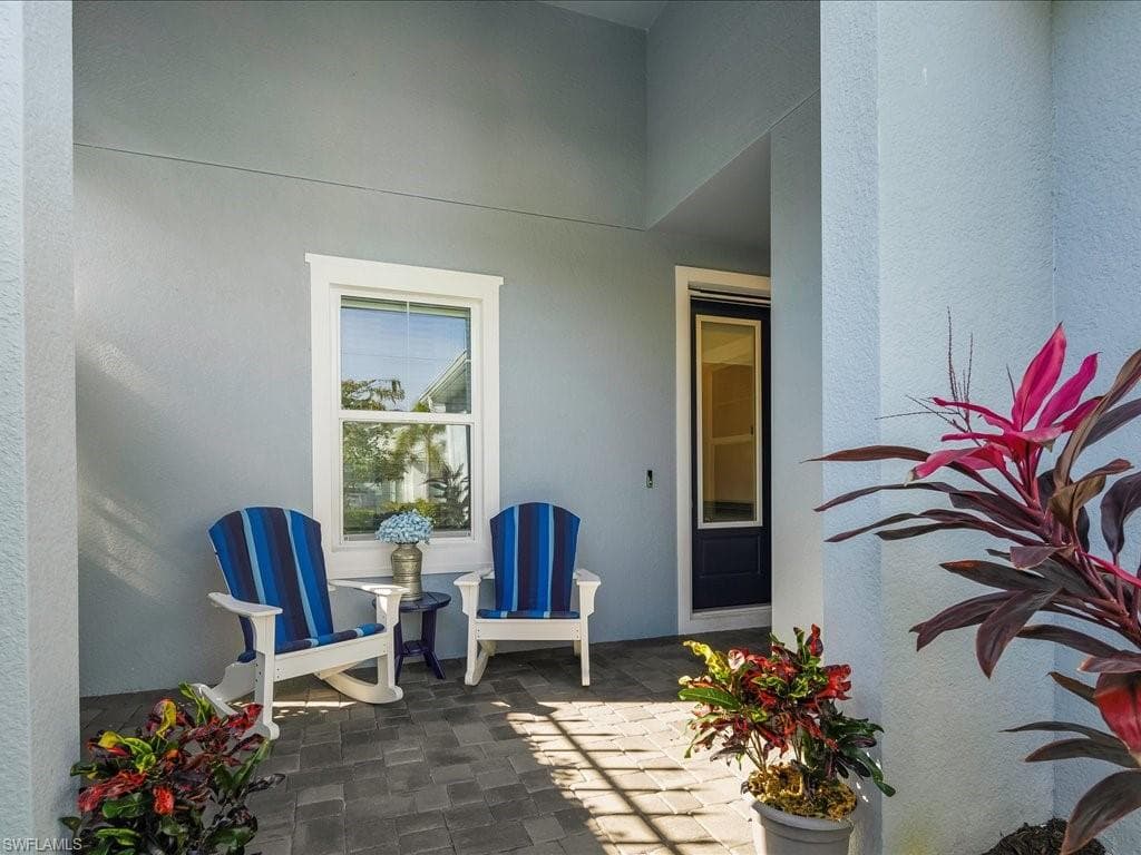 2235 Marquesa Cir S, Naples, FL 34112-5