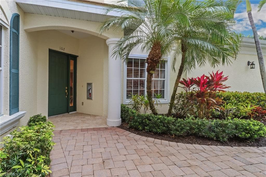 28677 San Lucas Ln 102, Bonita Springs, FL 34135-3