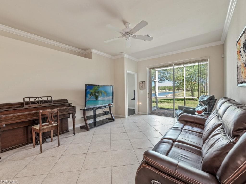 14590 Grapevine Dr, Naples, FL 34114-9