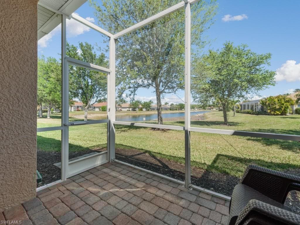 14590 Grapevine Dr, Naples, FL 34114-3