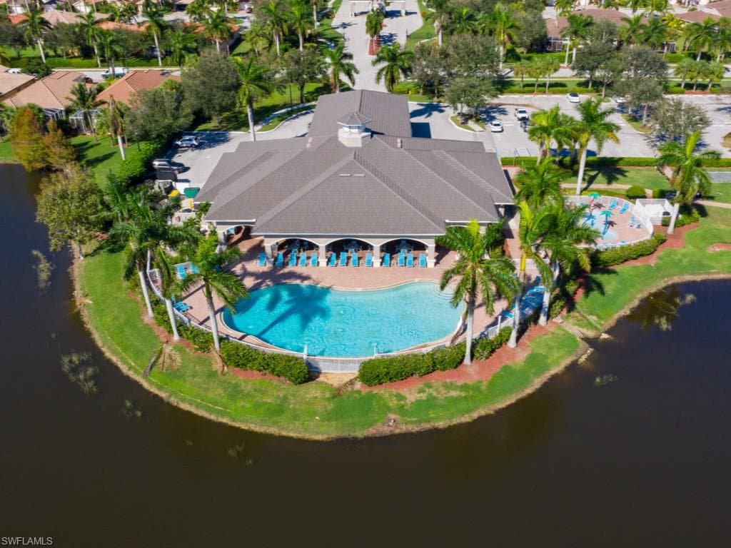 14590 Grapevine Dr, Naples, FL 34114-4
