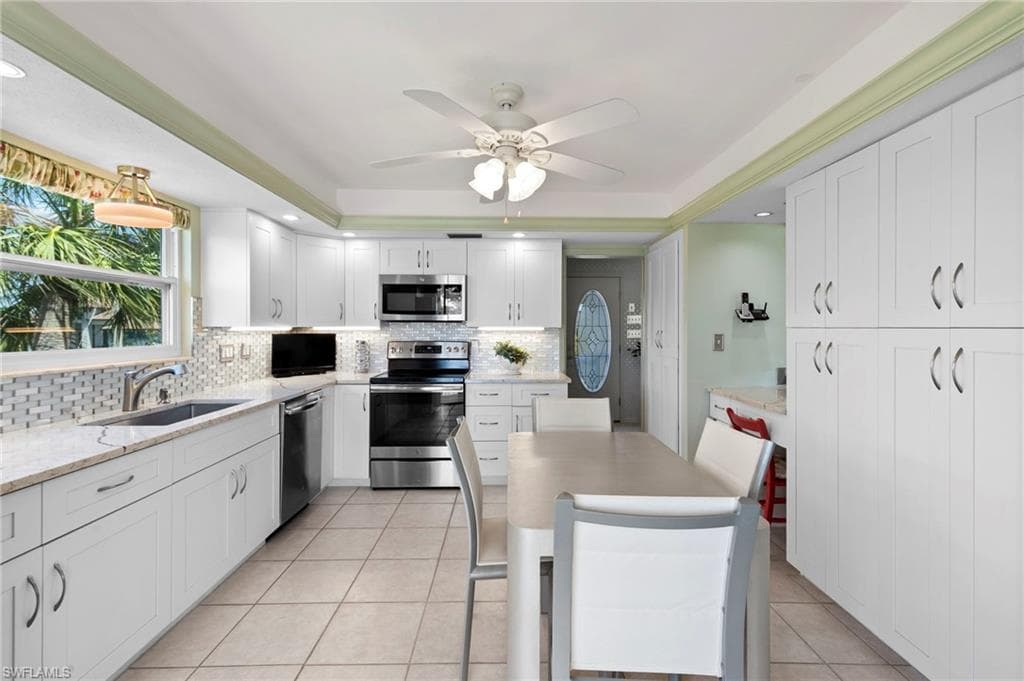 810 Arcadia Ct, Marco Island, FL 34145-10