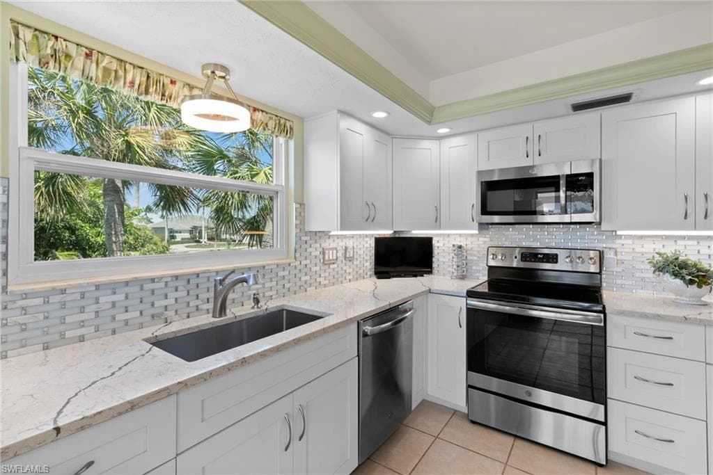 810 Arcadia Ct, Marco Island, FL 34145-8