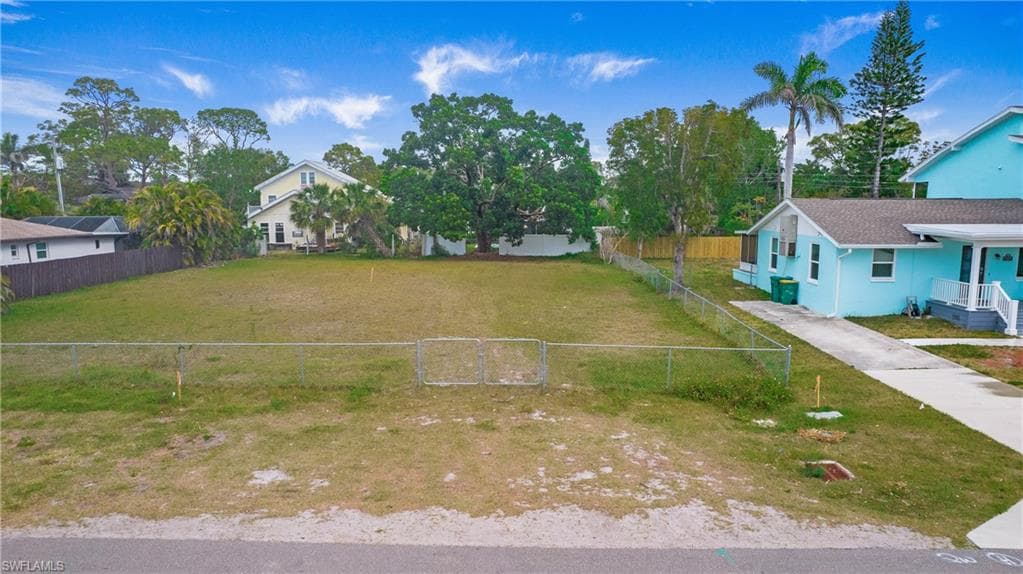 713 109th Ave N, Naples, FL 34108-4