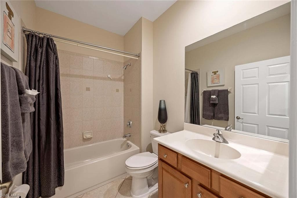 1833 Tarpon Bay Dr S 73, Naples, FL 34119-20